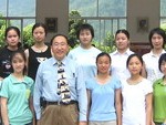 2007年廣西龍勝縣女子班全體考上大學的部份同學與文更團隊會面